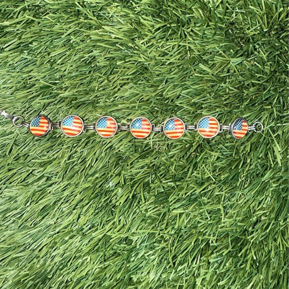 Betsy Ross 1776 American Flag Charm Bracelet‎ Stars & Stripes Design alloy glass